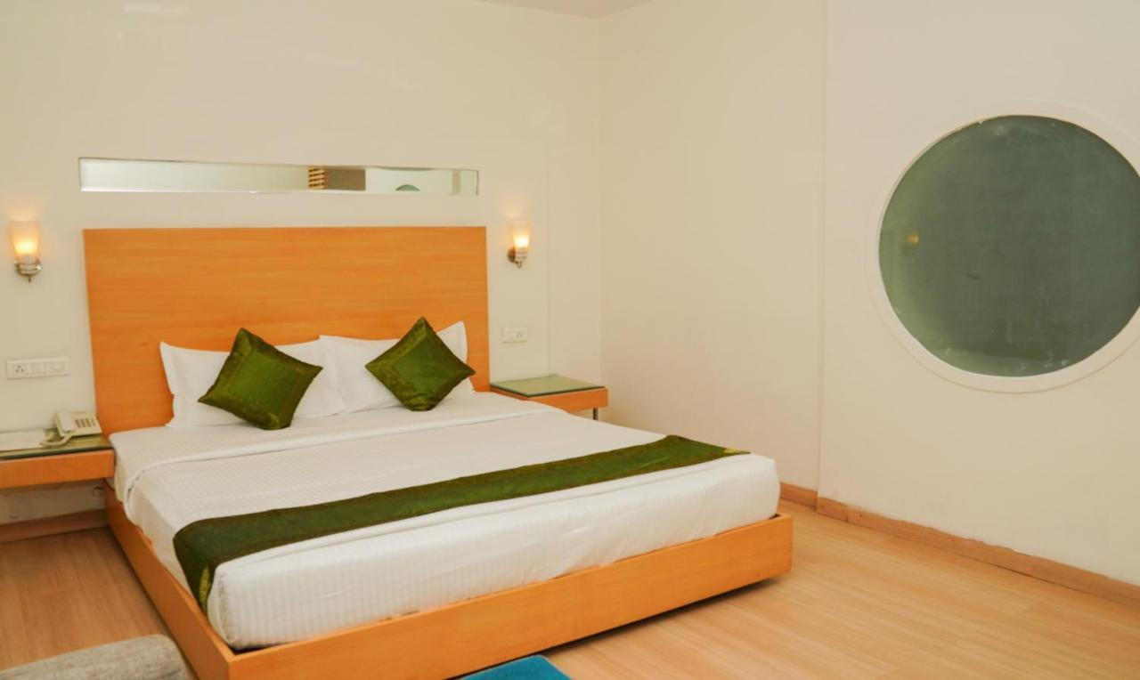 Oyster Suites Hyderabad Exterior foto