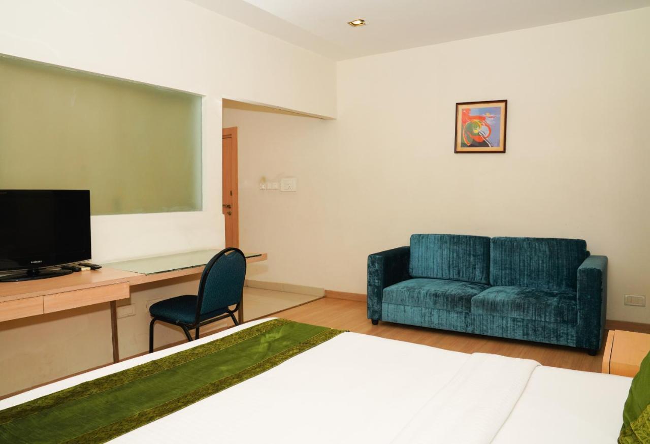 Oyster Suites Hyderabad Exterior foto
