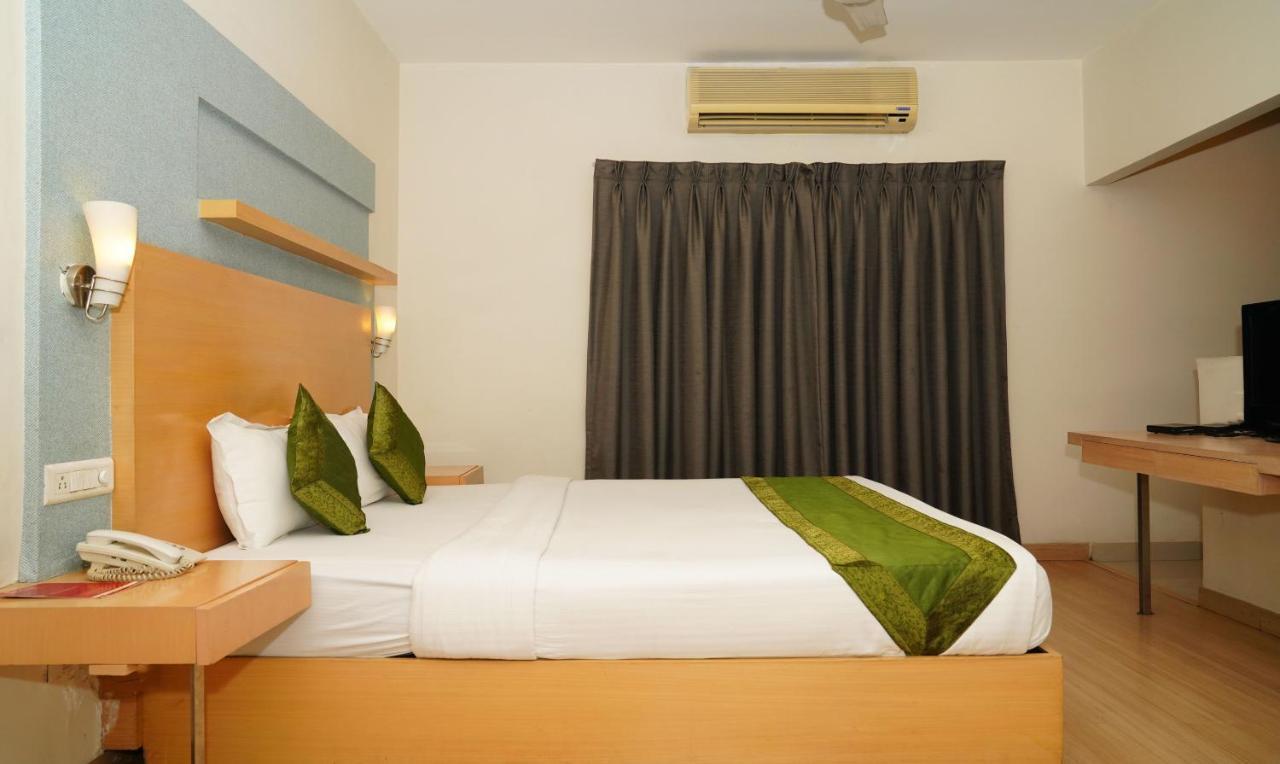 Oyster Suites Hyderabad Exterior foto