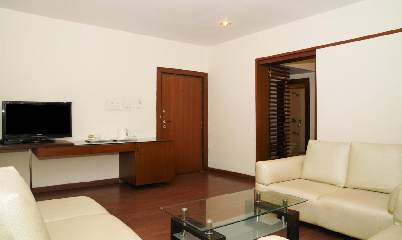 Oyster Suites Hyderabad Exterior foto