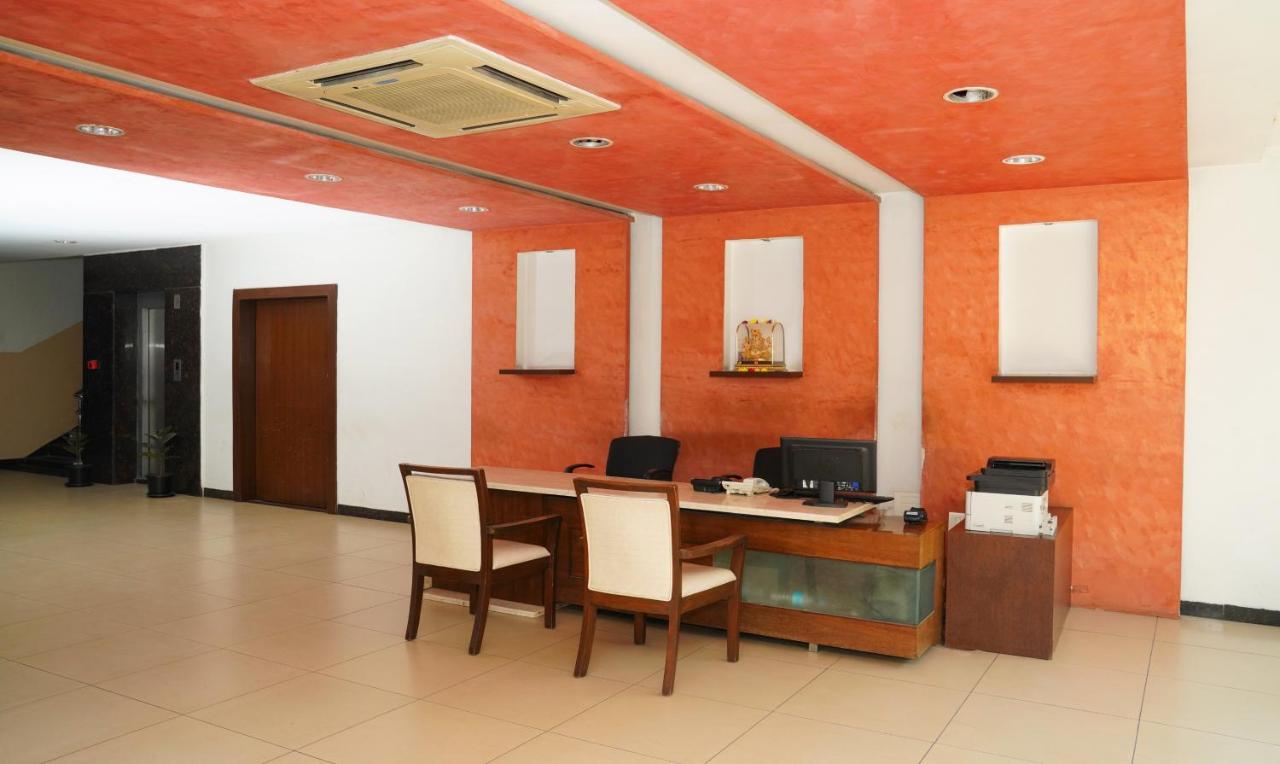Oyster Suites Hyderabad Exterior foto